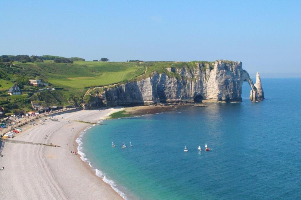Camping Les Falaises De Toussaint 외부 사진